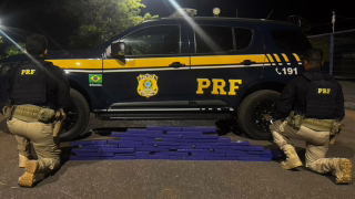 PRF e PM apreendem 50 kg de maconha após perseguição de 50 km na BR-365, em MG