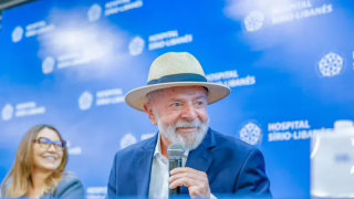 Em feira na Alemanha, Lula diz que Brasil sentiu menos alta do petróleo por política de biocombustíveis