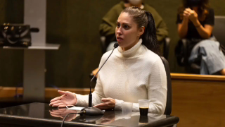 Monique Medeiros se entrega à polícia após STF determinar retomada da prisão