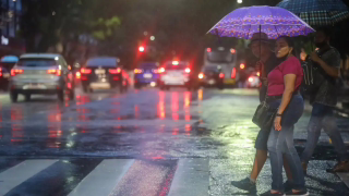 Inmet emite alerta laranja para chuvas intensas em nove estados
