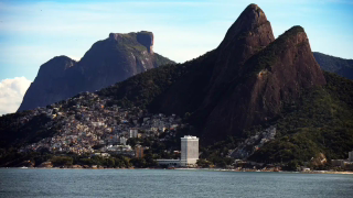 Cerca de 200 pessoas ficam presas no Morro Dois Irmãos durante operação no Vidigal