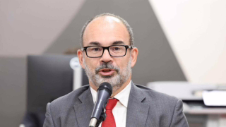 Mateus Simões exonera secretário da Fazenda após crise interna na corregedoria