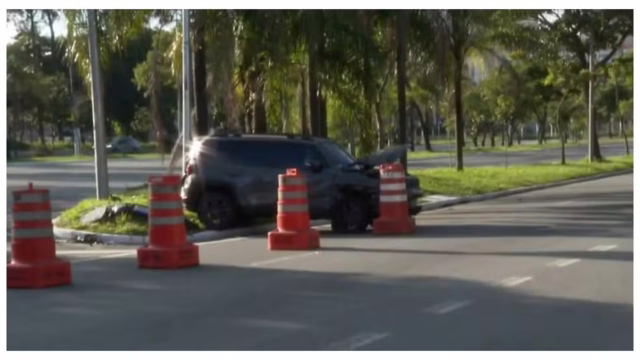 Carro roubado fura bloqueio e atropela dois PMs na Marginal Pinheiros, em SP