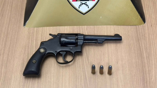 Suspeito foge pela BR-262, joga revólver em matagal e acaba preso em Manhuaçu