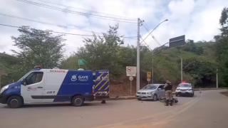 Colisão entre moto e carro deixa motociclista ferido em Nova Era