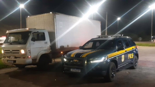 PRF recupera caminhão com queixa de roubo/furto, na BR-381 em MG