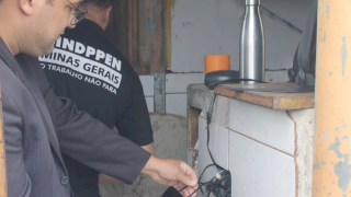 Policiais penais de MG relatam pressão e condições precárias; sindicato cita déficit e casos de autoextermínio