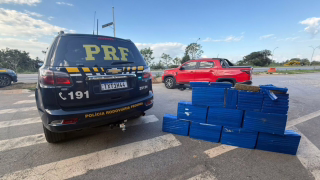PRF apreende 201 kg de maconha após motorista fugir por 13 km na BR-262 em MG
