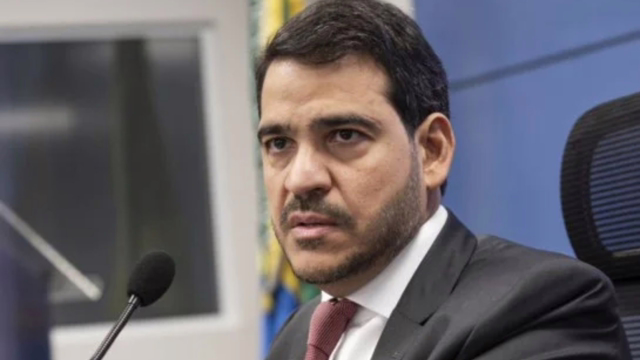 Lula pede jantar para articular apoio a Jorge Messias no STF, mas Alcolumbre não avança