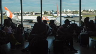 Pista de Congonhas fecha por 10 minutos após colisão de pássaro com avião da Latam