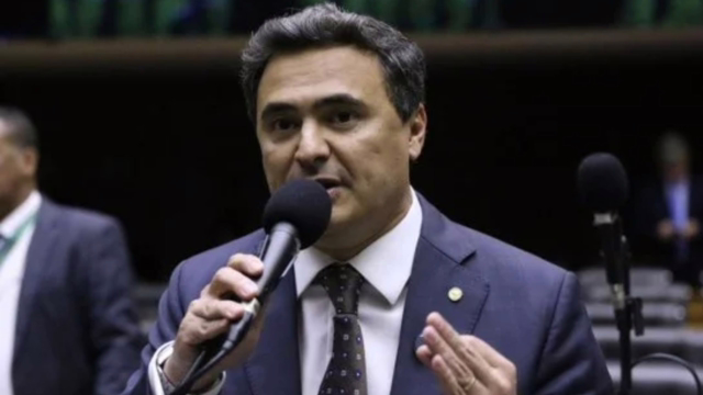 Deputado protocola projeto para proibir venda de cigarro e vape a nascidos a partir de 2009