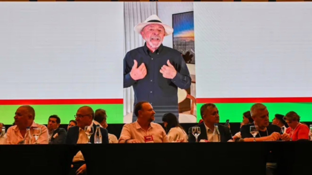 Em vídeo no congresso do PT, Lula diz que será reeleito em outubro