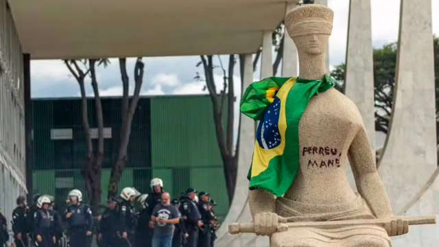 Moraes concede prisão domiciliar a pelo menos 18 idosos condenados pelos atos de 8 de janeiro