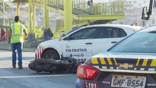 Motociclista morre em batida com caminhão na BR-040, em Contagem