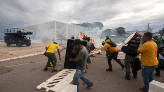 Moraes concede prisão domiciliar a “Fátima de Tubarão”, condenada por atos de 8 de janeiro