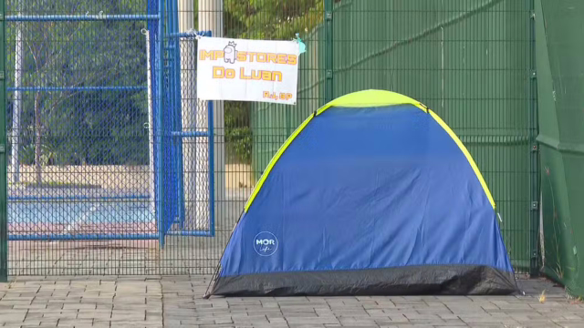 Fãs que aguardavam show de Luan Santana denunciam roubo em acampamento