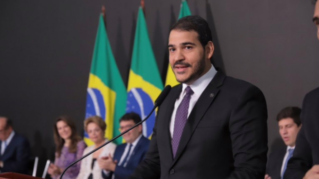 Indicado por Lula ao STF, Jorge Messias diz ser “totalmente contra o aborto” em sabatina no Senado
