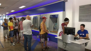 Feriadão do Dia do Trabalhador muda funcionamento de bancos, INSS e Correios na sexta-feira