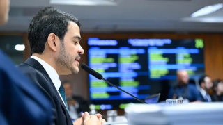 Aliados do governo temem articulação de Alcolumbre para barrar Jorge Messias no STF