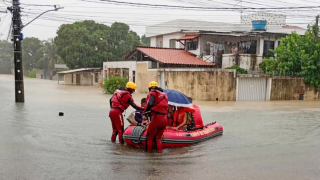 Tempestades em Pernambuco deixam quatro mortos e mais de mil pessoas fora de casa
