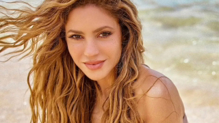 Shakira fala em português em Copacabana e dedica show às mulheres