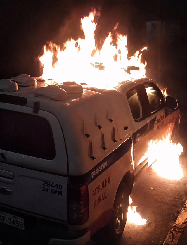 Vídeo; adolescente morre após ser baleado pela PM em Elói Mendes depois de incêndio em viatura