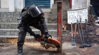 PM faz operação para remover barricadas em Paraisópolis e reforça policiamento na região
