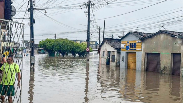 Temporais deixam oito mortos no Nordeste; ministro vai a PE e PB para reforçar apoio federal