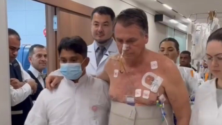 Bolsonaro recebe alta após cirurgia no ombro e deixa hospital sem falar com a imprensa