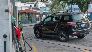 Operação da PF contra lavagem no jogo do bicho tem como alvo postos vinculados à família de Rogério Andrade
