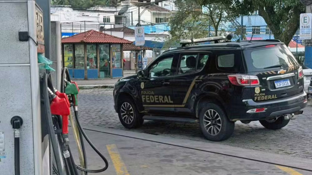Operação da PF contra lavagem no jogo do bicho tem como alvo postos vinculados à família de Rogério Andrade