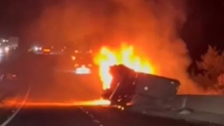 Carreta com carga tóxica tomba e pega fogo; congestionamento chega a 31 km na BR-381 em MG