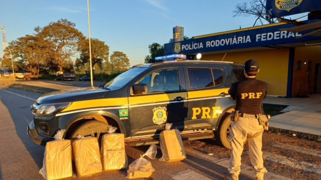 PRF apreende 107 kg de maconha após perseguição na BR-262 em MG; homem é preso
