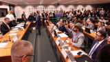 Conselho de Ética suspende mandatos de três deputados por 60 dias após motim no plenário