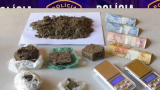 Suspeito de tráfico é detido com maconha, balanças e dinheiro em Ipatinga