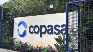 Copasa desmente boato sobre água após égua cair em adutora; rede passou por testes e desinfecção