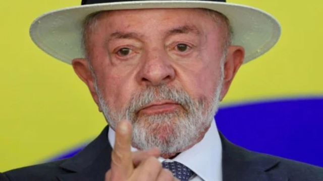 Lula reclama de falta de dedicação exclusiva de ministros e cita “preço político” da frente ampla