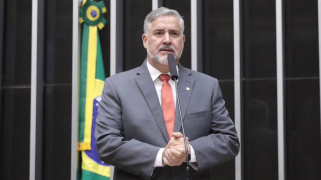 Projeto na Câmara quer proibir ‘Jogo do Tigrinho’ e vetar publicidade de cassinos online