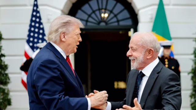 Lula volta ao Brasil após reunião de três horas com Trump na Casa Branca