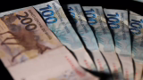 Renda domiciliar per capita no Brasil atinge recorde e chega a R$ 2.264 em 2025, diz IBGE