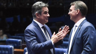 Flávio Bolsonaro nega convite a Ciro Nogueira e tenta afastar suspeitas do caso Master