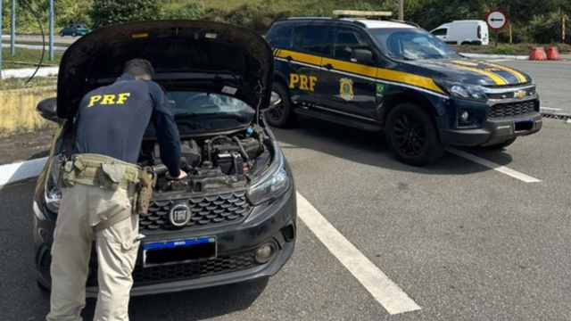 PRF recupera Fiat Argo furtado e identifica placas clonadas na BR-381, em MG