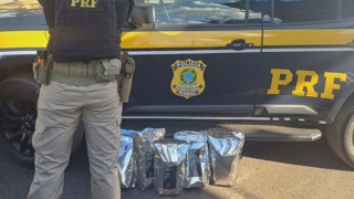 Polícia Rodoviária Federal apreende 5,1 kg de skunk na BR-365 em MG; motorista é preso