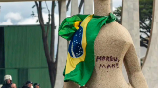 Moraes nega pedido de “Débora do Batom” e mantém suspensão de lei que pode reduzir penas do 8/1