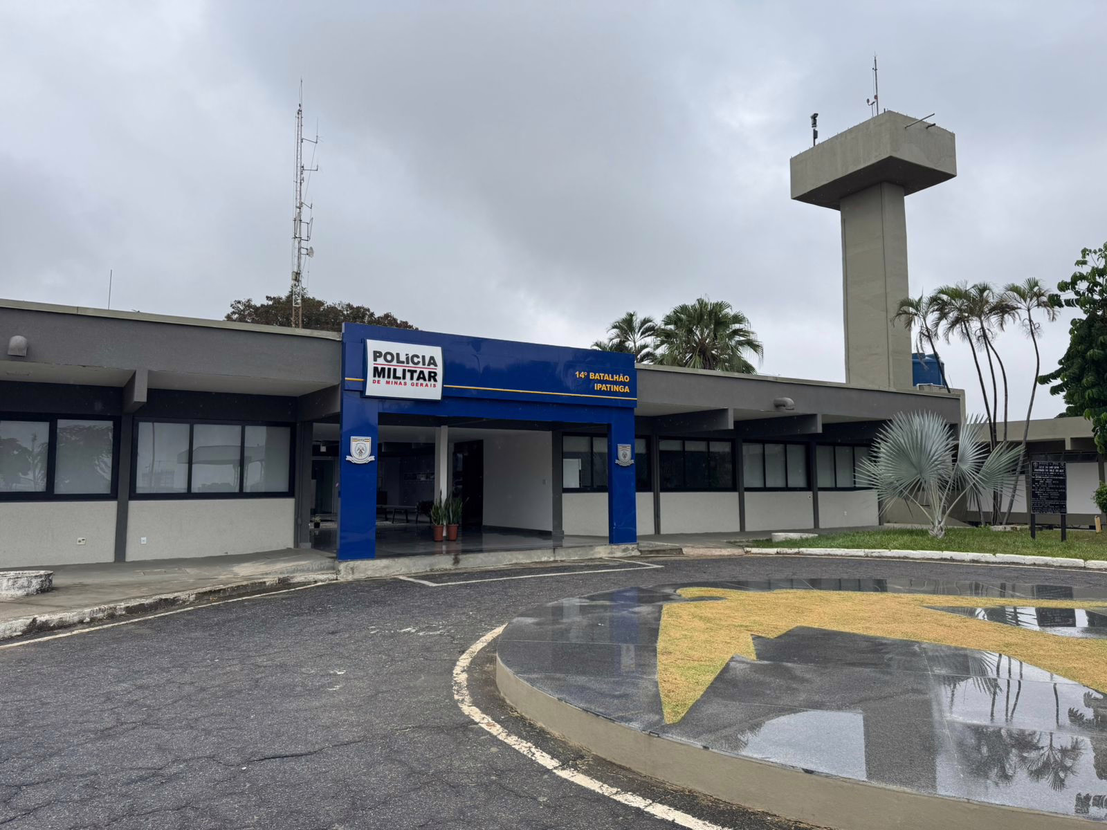 O policial militar teve a arma recolhida e permanece a disposição da justiça.