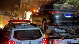 Hilux SW4 com indícios de clonagem é apreendida em Martins Soares; jovem é preso