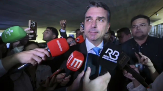 Flávio Bolsonaro diz que PL ainda não definiu rumo em Minas para 2026