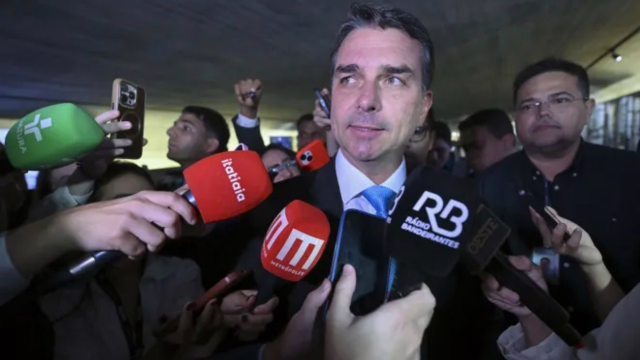 Flávio Bolsonaro diz que PL ainda não definiu rumo em Minas para 2026