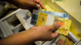 Renda média do trabalhador bate recorde no Brasil e chega a R$ 3.722, diz IBGE