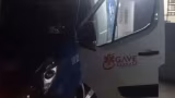 Carro atinge árvore em Nova Era e idoso de 83 anos é levado ao hospital